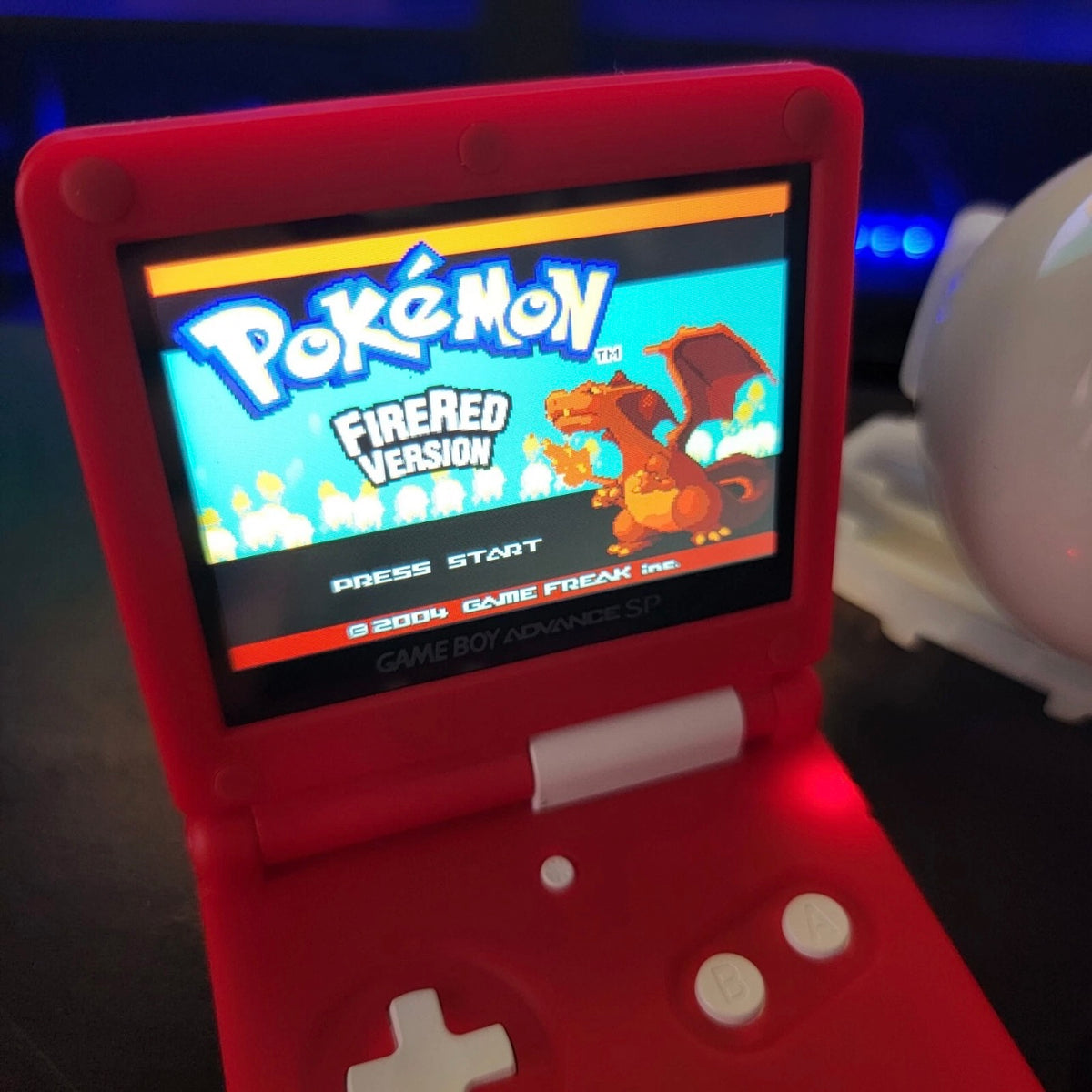 Custom Nintendo Game Boy Advance SP - Pokéball